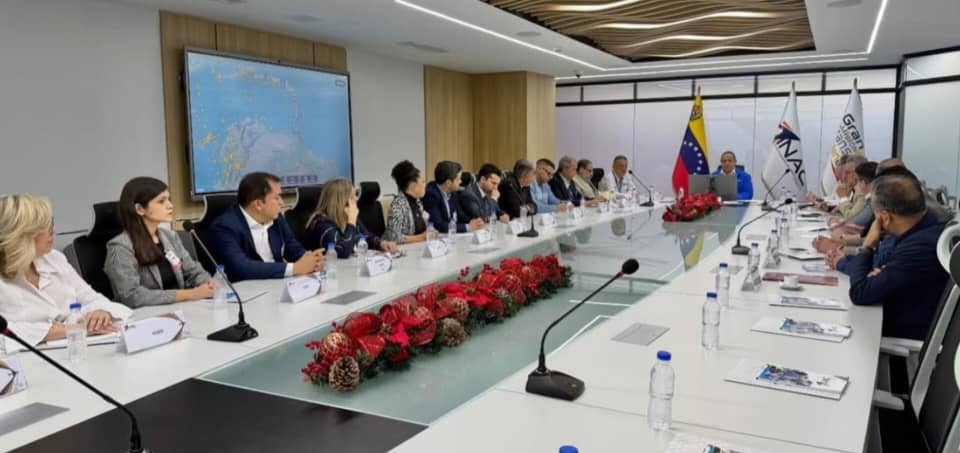 Venezuela fortalece su conectividad aérea con reunión clave de aerolíneas y Autoridad Aeronáutica