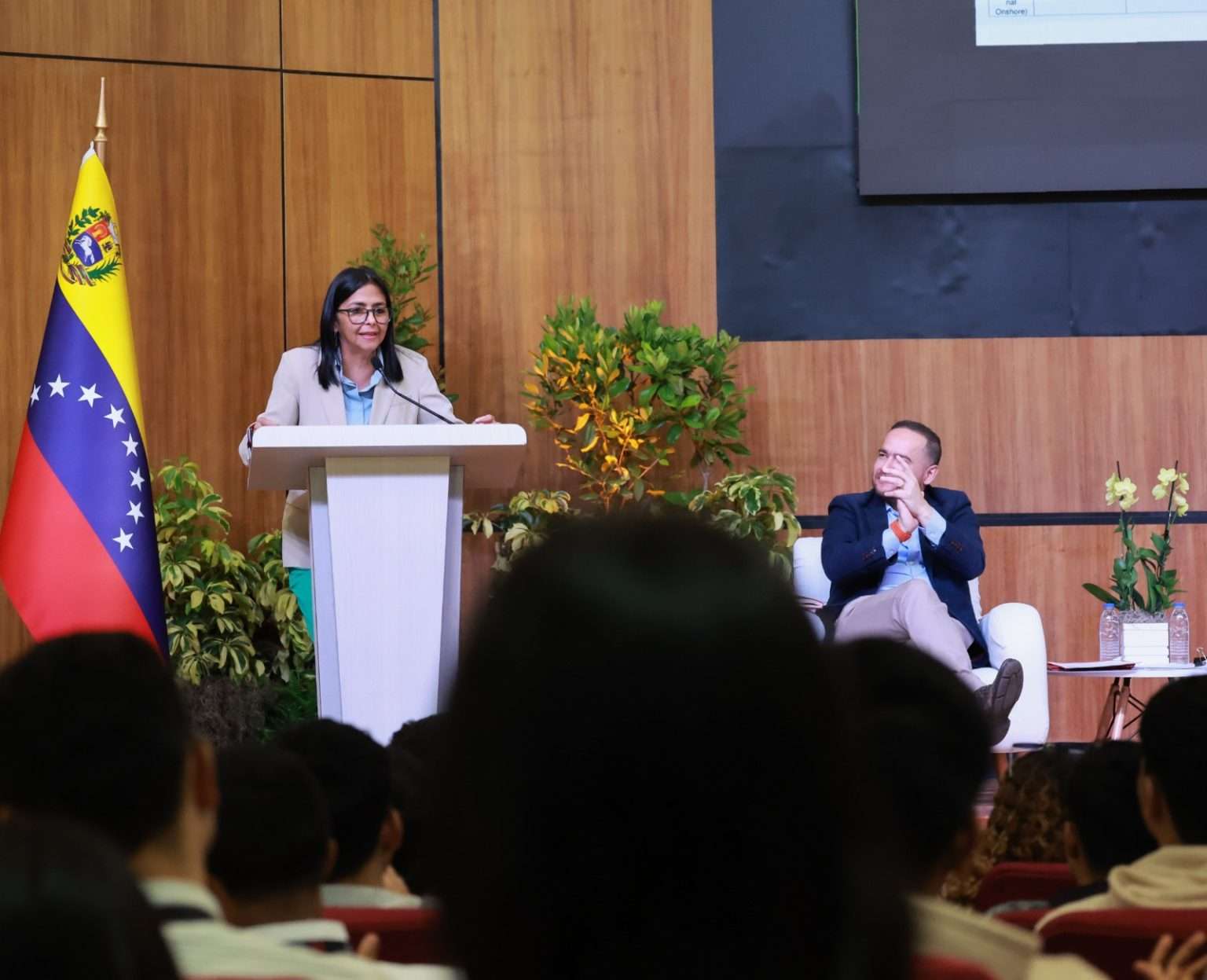 Vicepresidenta Delcy Rodríguez acusa a EE.UU. de buscar apoderarse de las reservas petroleras venezolanas