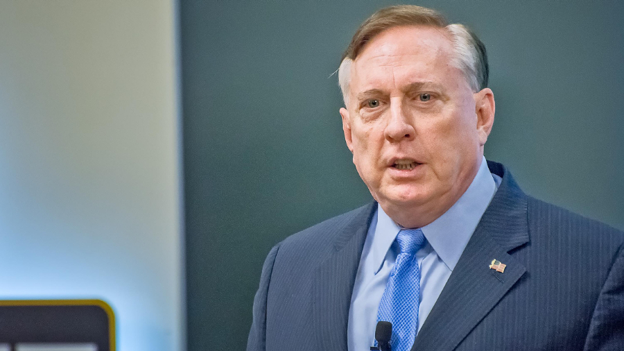 Exasesor de Defensa de EE.UU. alerta sobre inminente “catástrofe económica” por desdolarización global