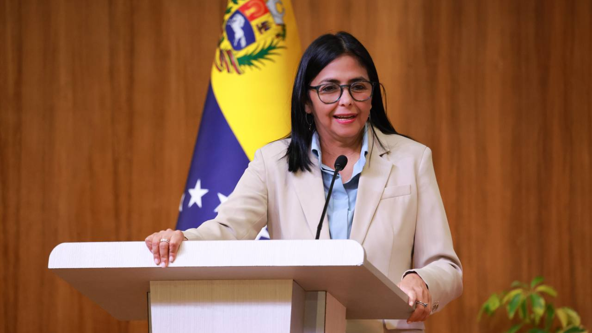 Vicepresidenta Delcy Rodríguez denuncia “asedio” contra Venezuela por competitividad de su petróleo