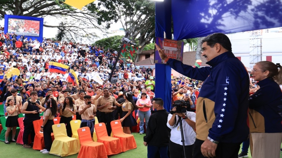 Presidente Maduro celebra incorporación de 30 mil estudiantes al sistema universitario para impulsar formación médica