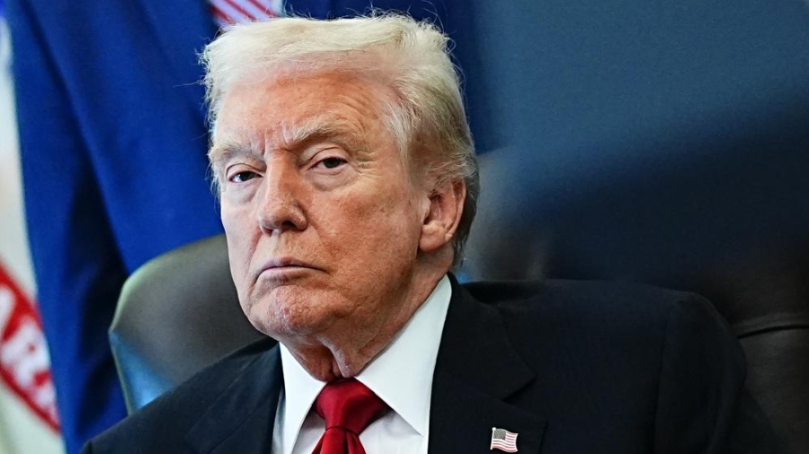 Trump pide al FBI investigar vínculos de Clinton con Epstein y acusa a demócratas de “distraer”