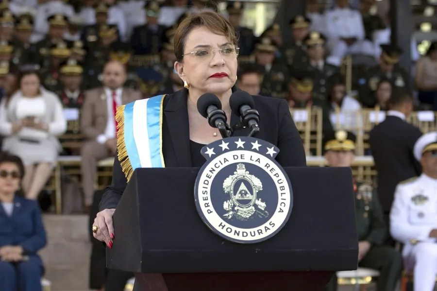 La presidenta de Honduras alerta de que se gesta un «golpe» contra su Gobierno