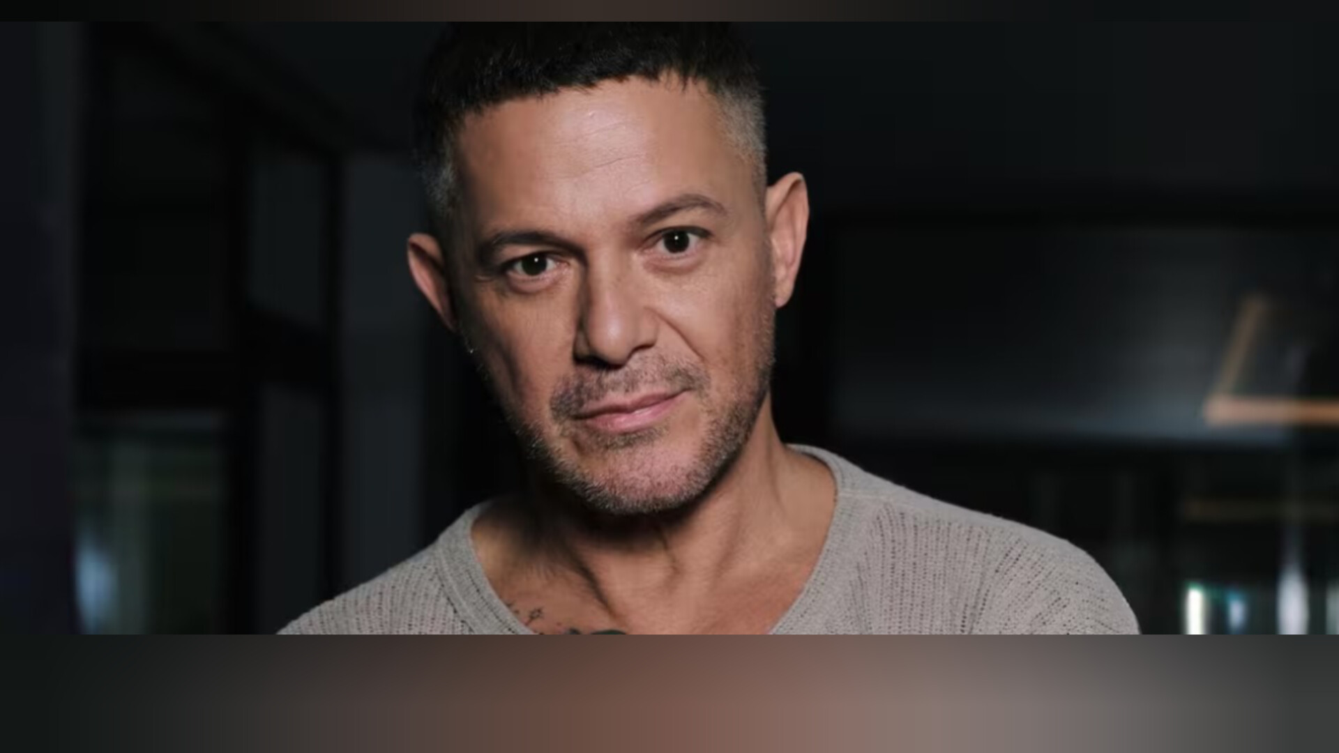 Alejandro Sanz se muestra sin filtros: lanzará su documental “Cuando nadie me ve” ¿Dónde puedes verlo?