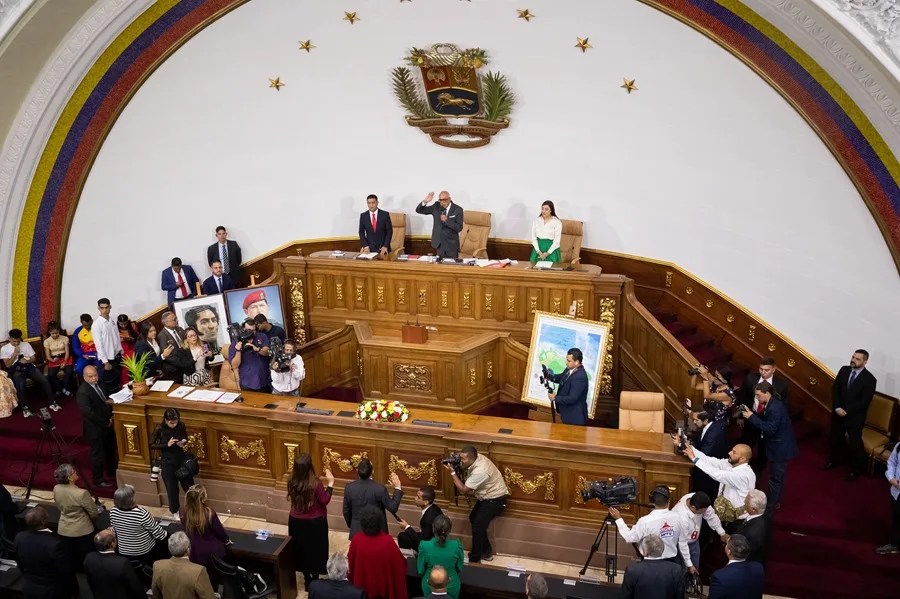 Venezuela aprueba ley con penas de hasta 20 años de cárcel por apoyar la “piratería” estadounidense