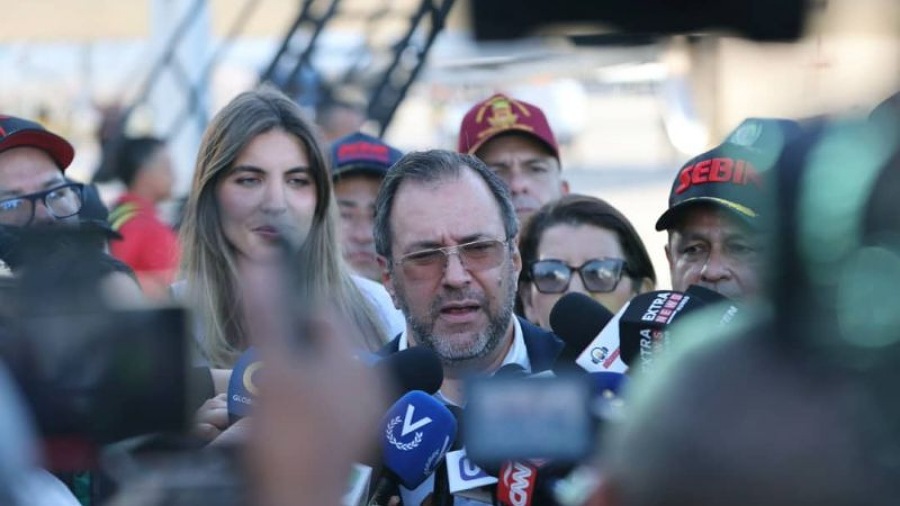 Venezuela recibe a 304 connacionales en vuelo desde EE.UU. autorizado tras solicitud de Trump a Maduro