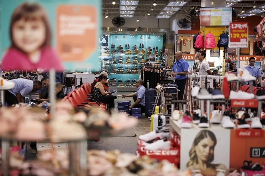 Brasil entra al año electoral con la economía en freno, bajo desempleo y una deuda al alza