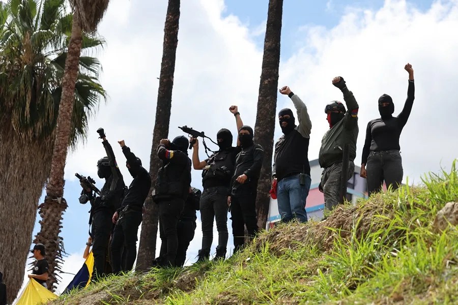 Estados Unidos Alerta que Milicias Armadas Buscan a Ciudadanos Estadounidenses en Venezuela