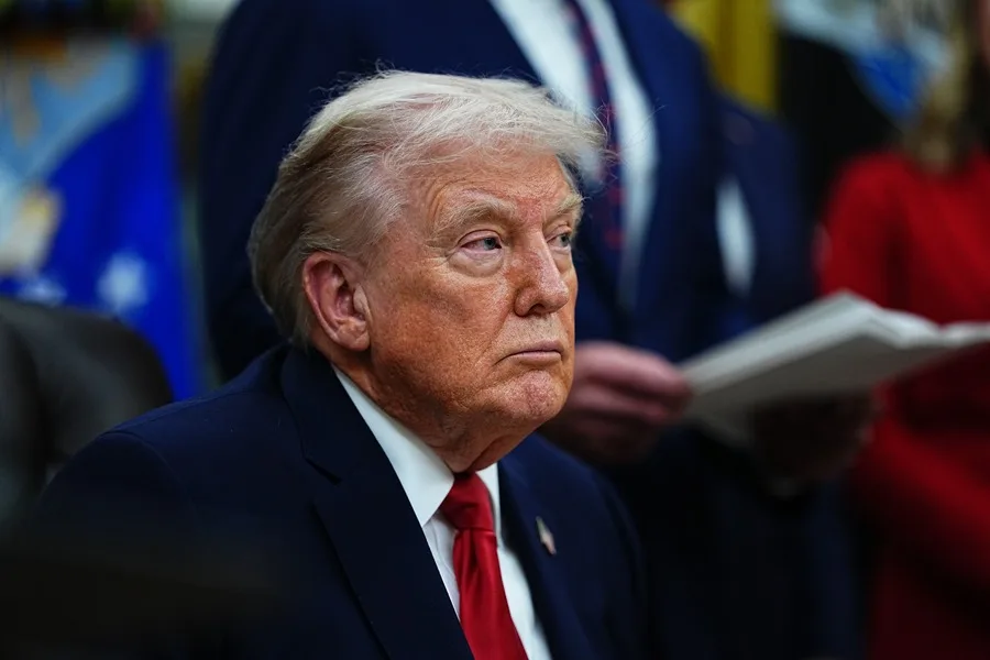 Donald Trump Demanda a la Agencia Tributaria de EE.UU. por 10.000 Millones de Dólares Tras Filtración de Registros Fiscales