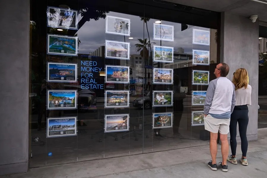 Trump anuncia plan para prohibir que grandes inversores institucionales compren viviendas unifamiliares en EE.UU.