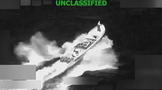 EE.UU. Destruye Bote Supuestamente Ligado al Narcotráfico en el Pacífico: Operativo Genera Controversia