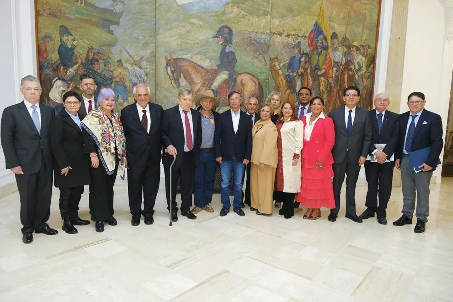 Petro busca consenso con expresidentes de Colombia para impulsar una agenda de diálogo con EE.UU. tras tenso episodio