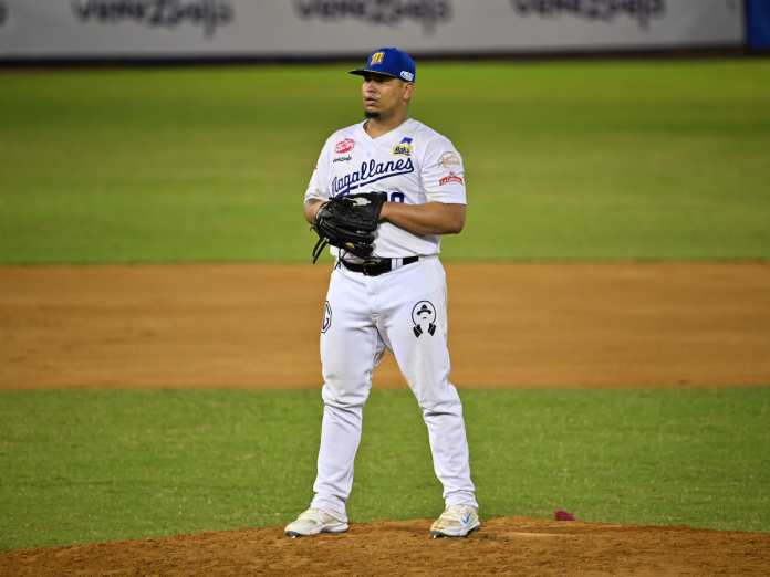 Ricardo Sánchez confirma su dominio al ser Pitcher del Año