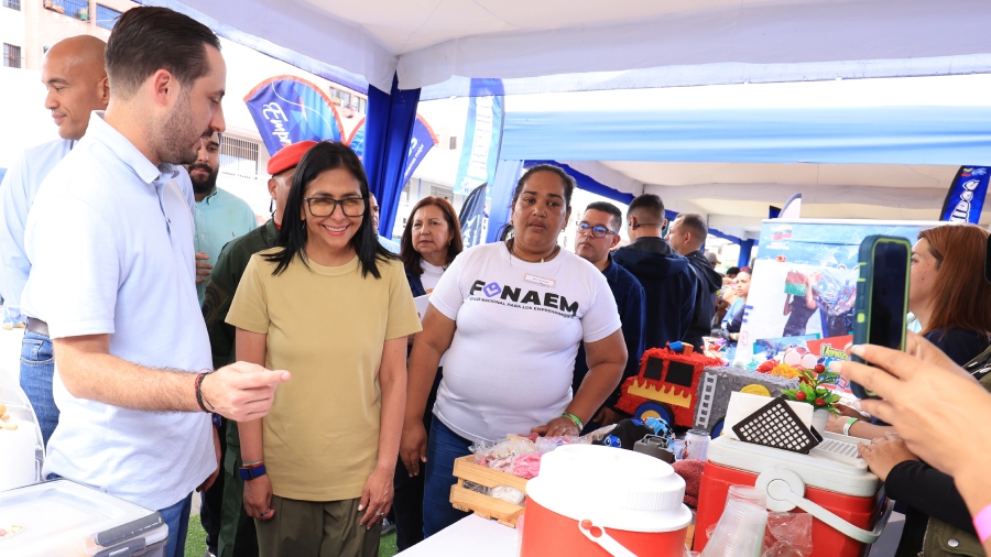 Venezuela anuncia creación de dos fondos soberanos petroleros para protección social e infraestructura, con promesa de transparencia