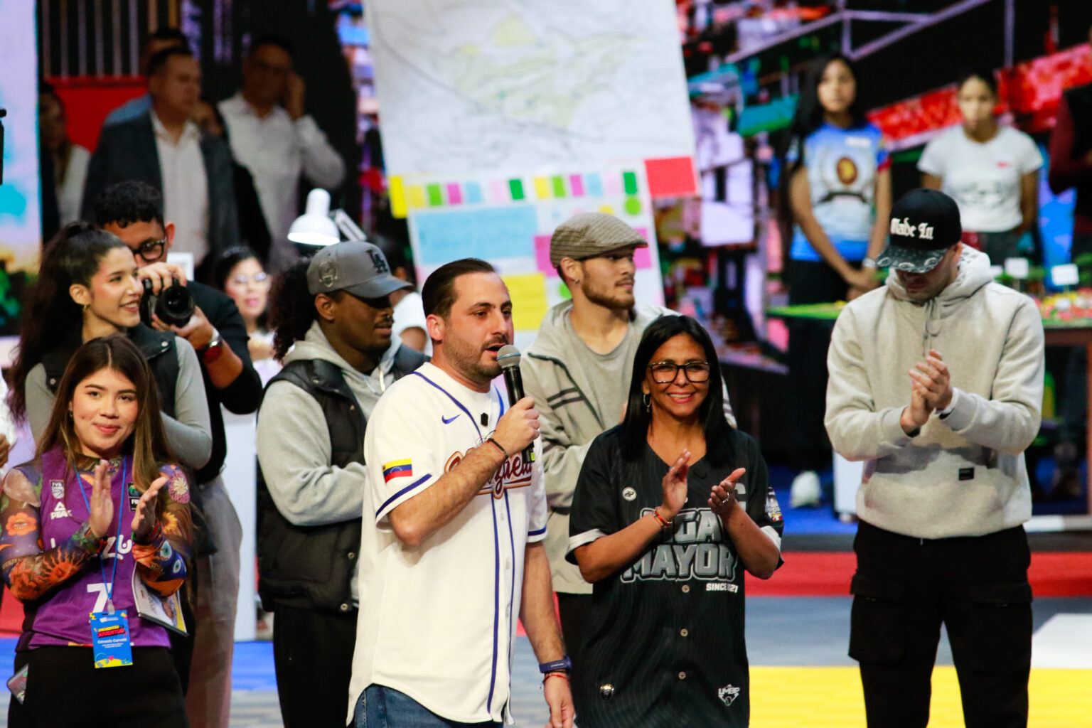 Delcy Rodríguez anuncia aprobación de más de 400 proyectos productivos en favor de la juventud venezolana