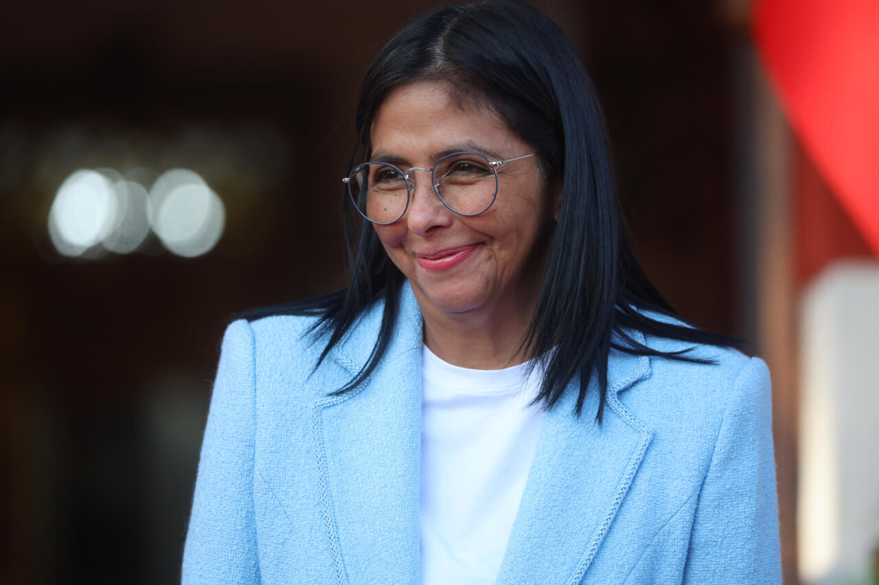 Comisión Europea se pronuncia sobre sanciones a Delcy Rodríguez y apoya la transición democrática en Venezuela