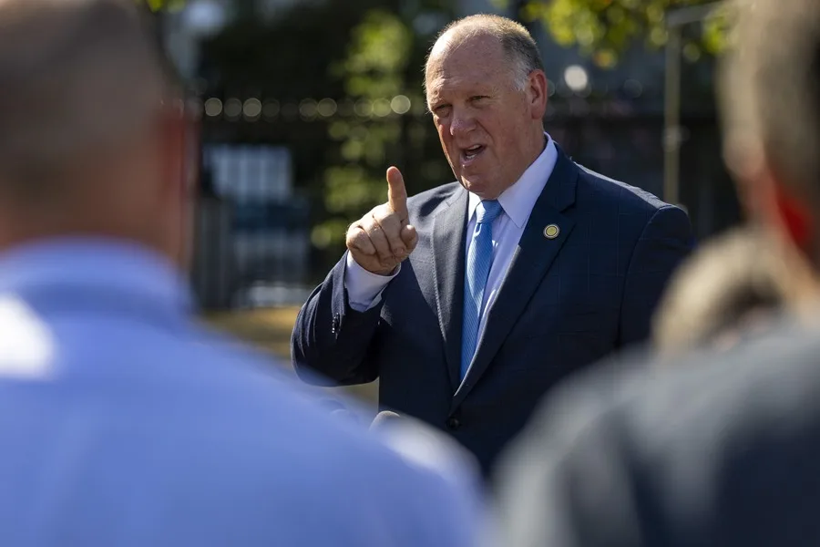 Continuarán las redadas migratorias a pesar del cierre parcial del DHS, asegura la administración Trump