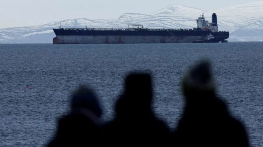 Capturan al capitán de un petrolero por intentar eludir sanciones de EE. UU. y dirigirse a Venezuela