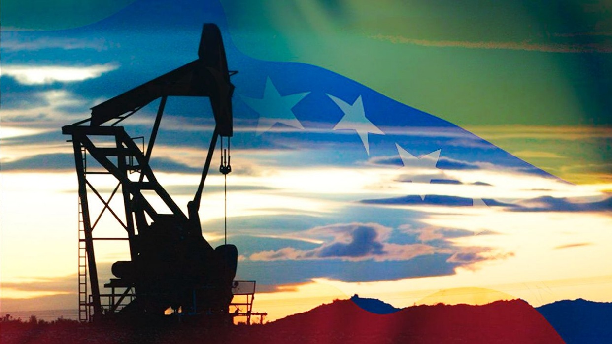 Trump anuncia arribo de 50 millones de barriles de Petróleo Venezolano a Texas y elogia a Delcy Rodríguez