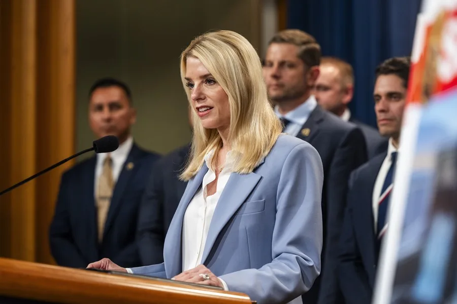 El Congreso de EE.UU. cita a Pam Bondi para interrogarla sobre la gestión del Caso Epstein