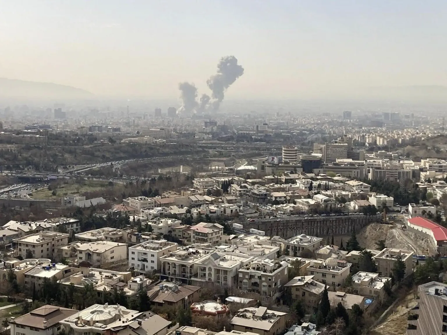 Irán llora la pérdida de Alí Jameneí y su familia tras ataques aéreos de EE. UU. e Israel