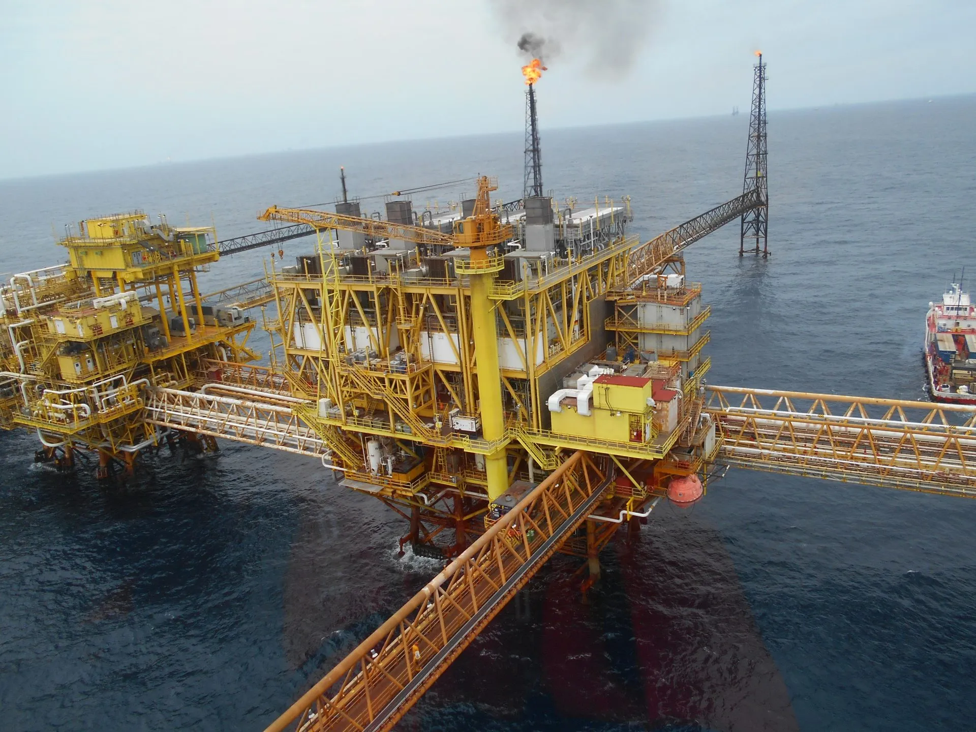 El G7 se compromete a mitigar la crisis energética y estabilizar los mercados de hidrocarburos