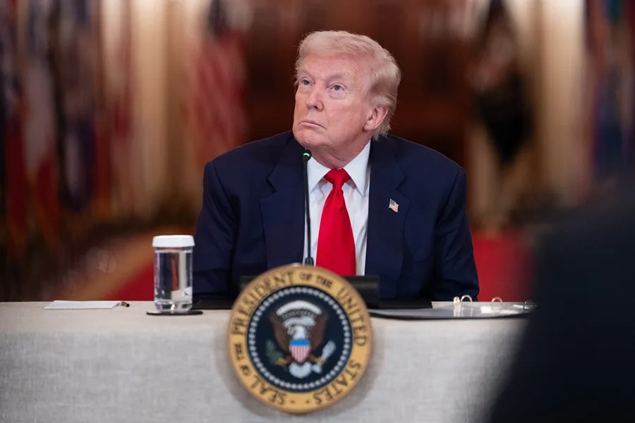 Tensión en el Medio Oriente: Trump advierte sobre un ataque “muy duro” a Irán tras declaraciones de rendición del país