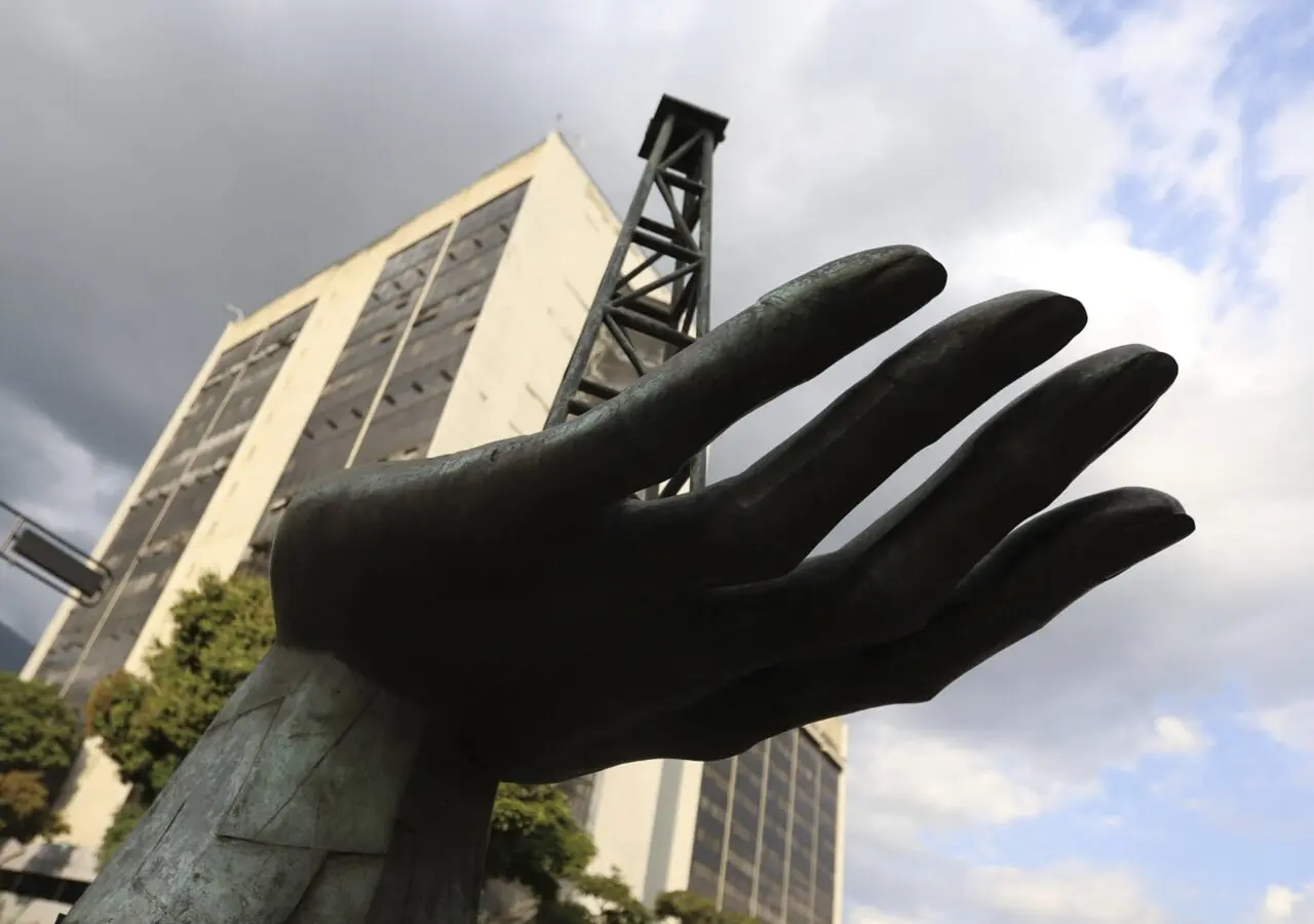 Eni reporta deuda de $3.300 millones de Pdvsa y posibles nuevas oportunidades tras suavización de sanciones