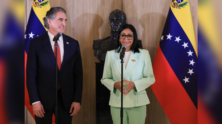 Delcy Rodríguez firma acuerdos energéticos con Shell y promueve la cooperación con Estados Unidos