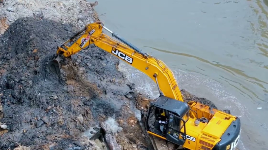 Gobierno Nacional ejecuta con éxito mantenimiento preventivo y remoción de sedimentos en el río Guaire para mitigar riesgos de inundaciones en Caracas