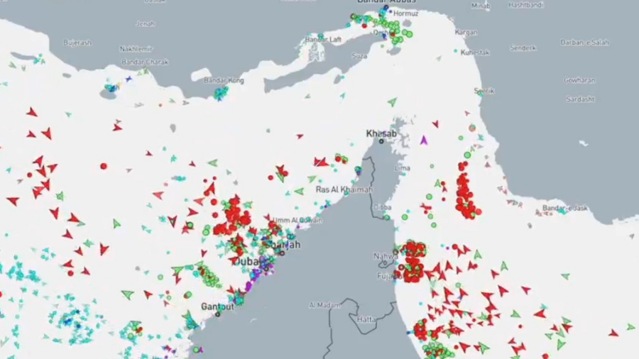 Tráfico marítimo en el estrecho de Ormuz se desploma un 70% ante tensiones geopolíticas