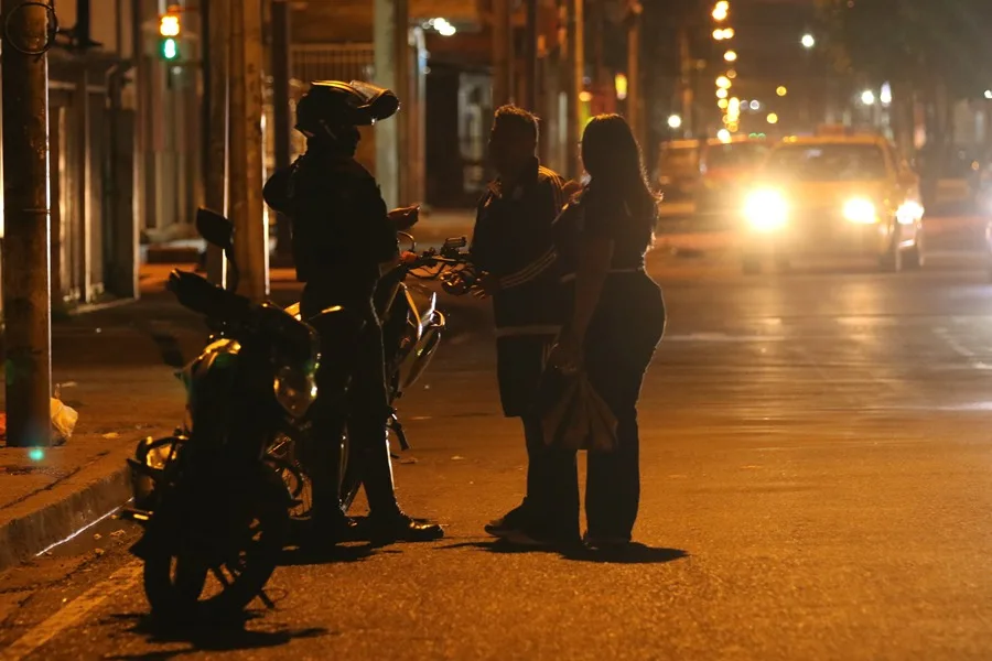 Daniel Noboa impone toque de queda nocturno en 9 provincias y 4 municipios de Ecuador para frenar ola de violencia criminal