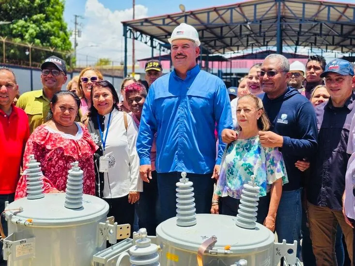 Gobernador Luis Caldera lidera entrega de 150 transformadores para los 21 municipios del Zulia y anuncia taller regional de fabricación propia