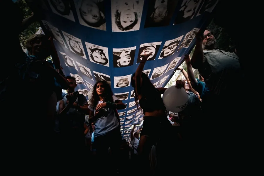 El Gobierno de Milei suspende la búsqueda de bebés robados durante la dictadura en el exterior