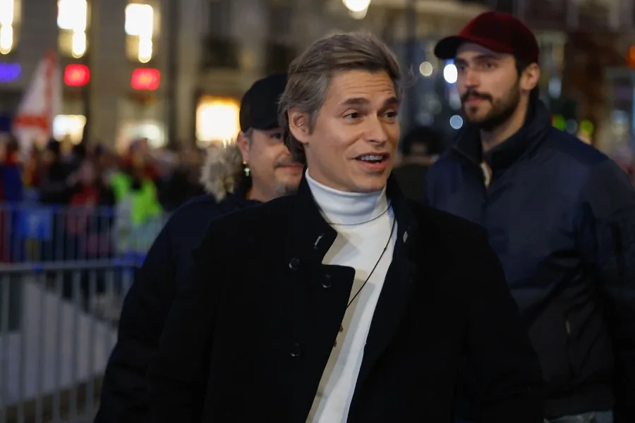 Carlos Baute se disculpa por gritar “¡Fuera la mona!” contra Delcy Rodríguez: “No soy racista, me dejé llevar por la emoción”