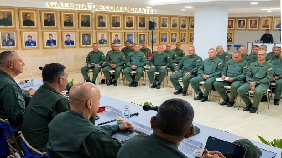 Ministro de Defensa González López refuerza estrategias en la base aérea “La Carlota” para fortalecer la Seguridad Nacional