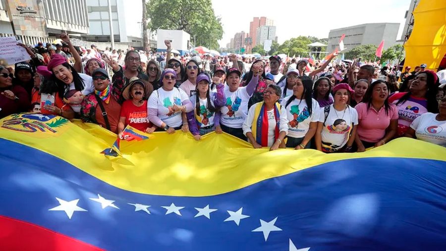 Mujeres venezolanas se movilizan en Caracas contra agresiones racistas a presidenta Delcy Rodríguez: “Es una ofensa a nuestra dignidad”